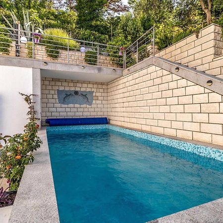 1 Bedroom Cozy Apartment In ซริกเวนิซา ภายนอก รูปภาพ