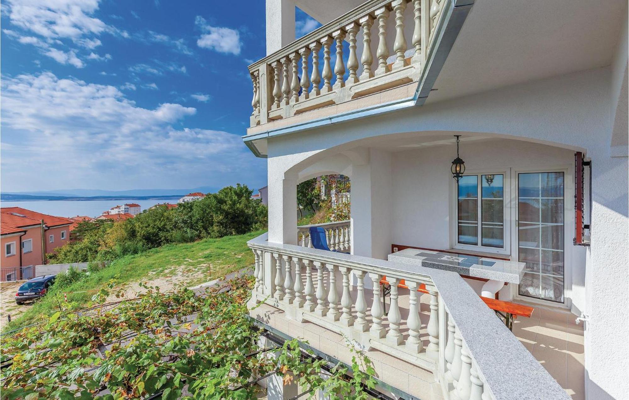 1 Bedroom Cozy Apartment In ซริกเวนิซา ภายนอก รูปภาพ