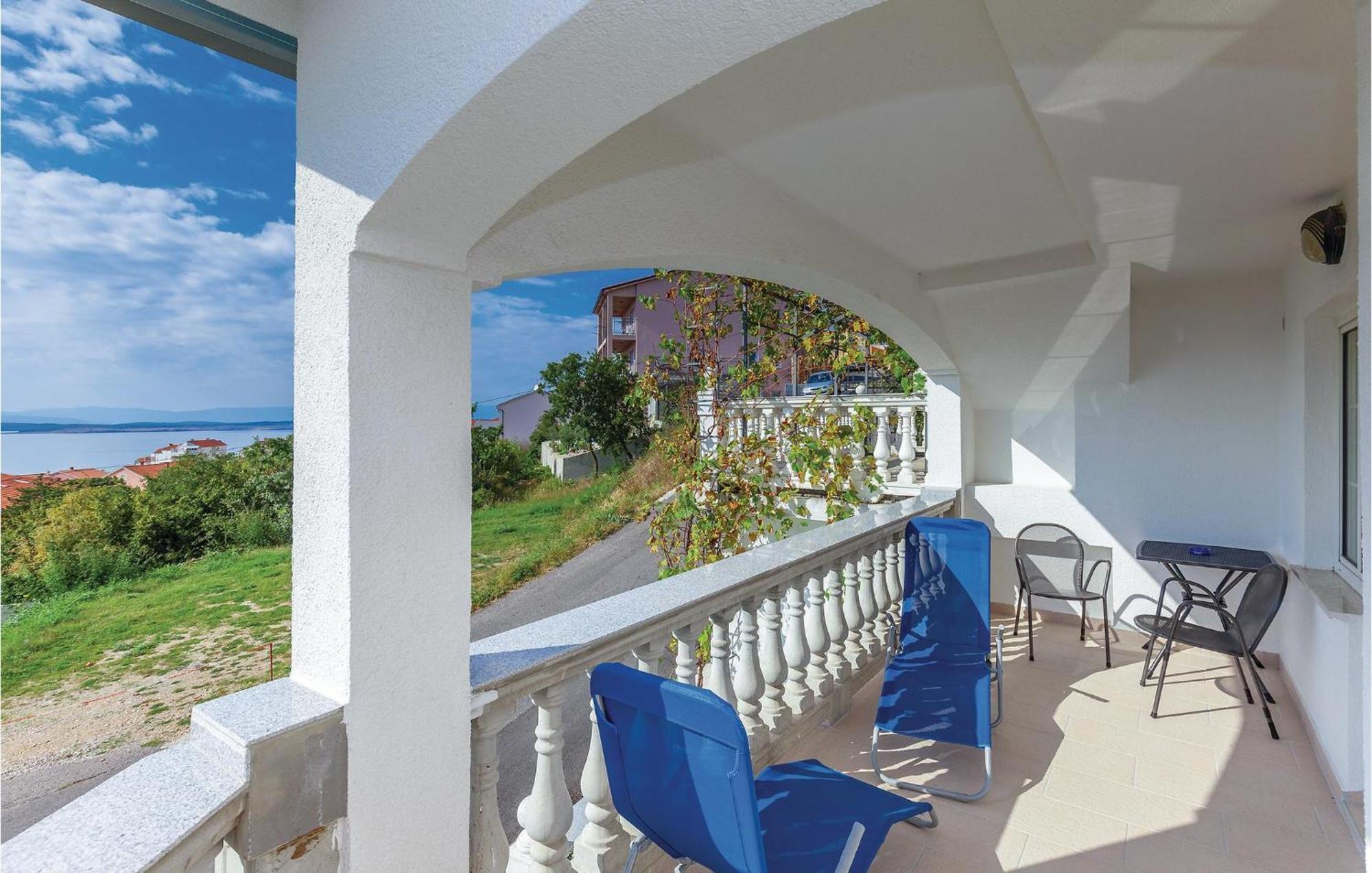 1 Bedroom Cozy Apartment In ซริกเวนิซา ภายนอก รูปภาพ
