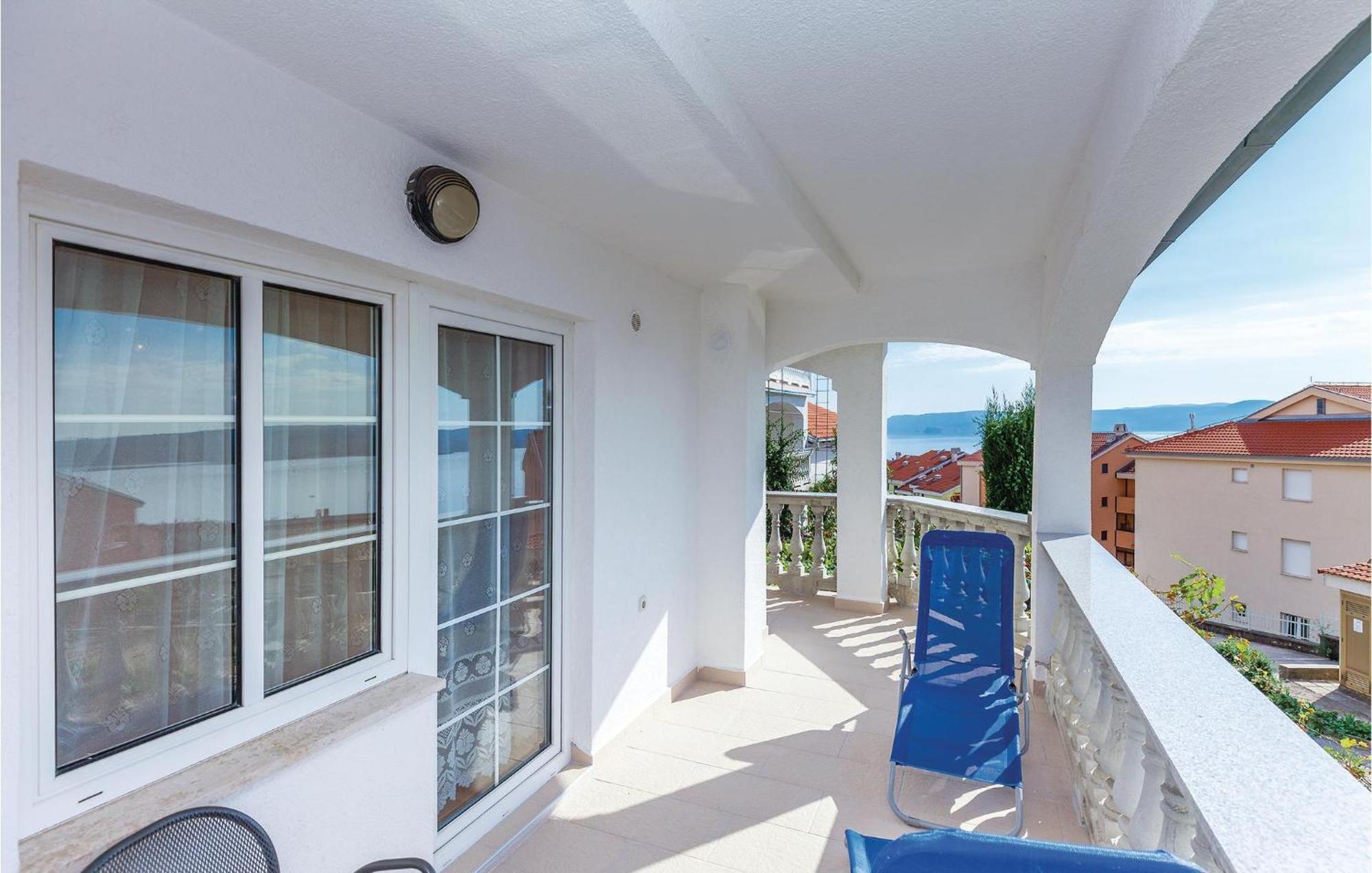 1 Bedroom Cozy Apartment In ซริกเวนิซา ภายนอก รูปภาพ