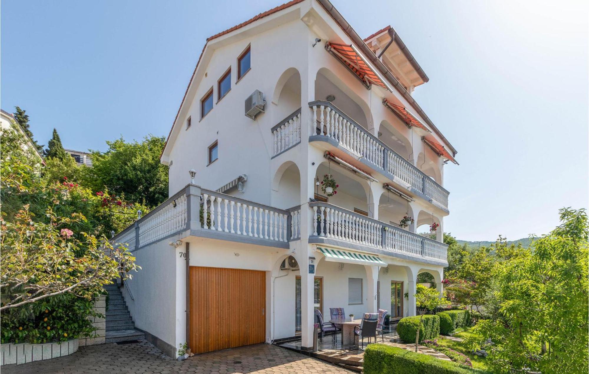 1 Bedroom Cozy Apartment In ซริกเวนิซา ภายนอก รูปภาพ