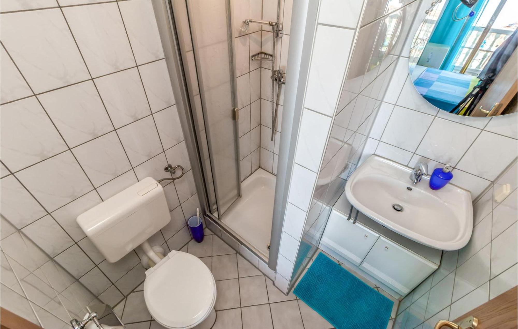 1 Bedroom Cozy Apartment In ซริกเวนิซา ภายนอก รูปภาพ